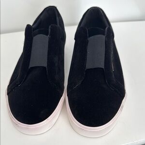 Louise te Cie Black Slip-On Sneakers size 11
